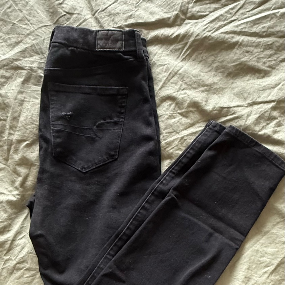 Black AE Next Level Stretch Size 8 Short Jeans